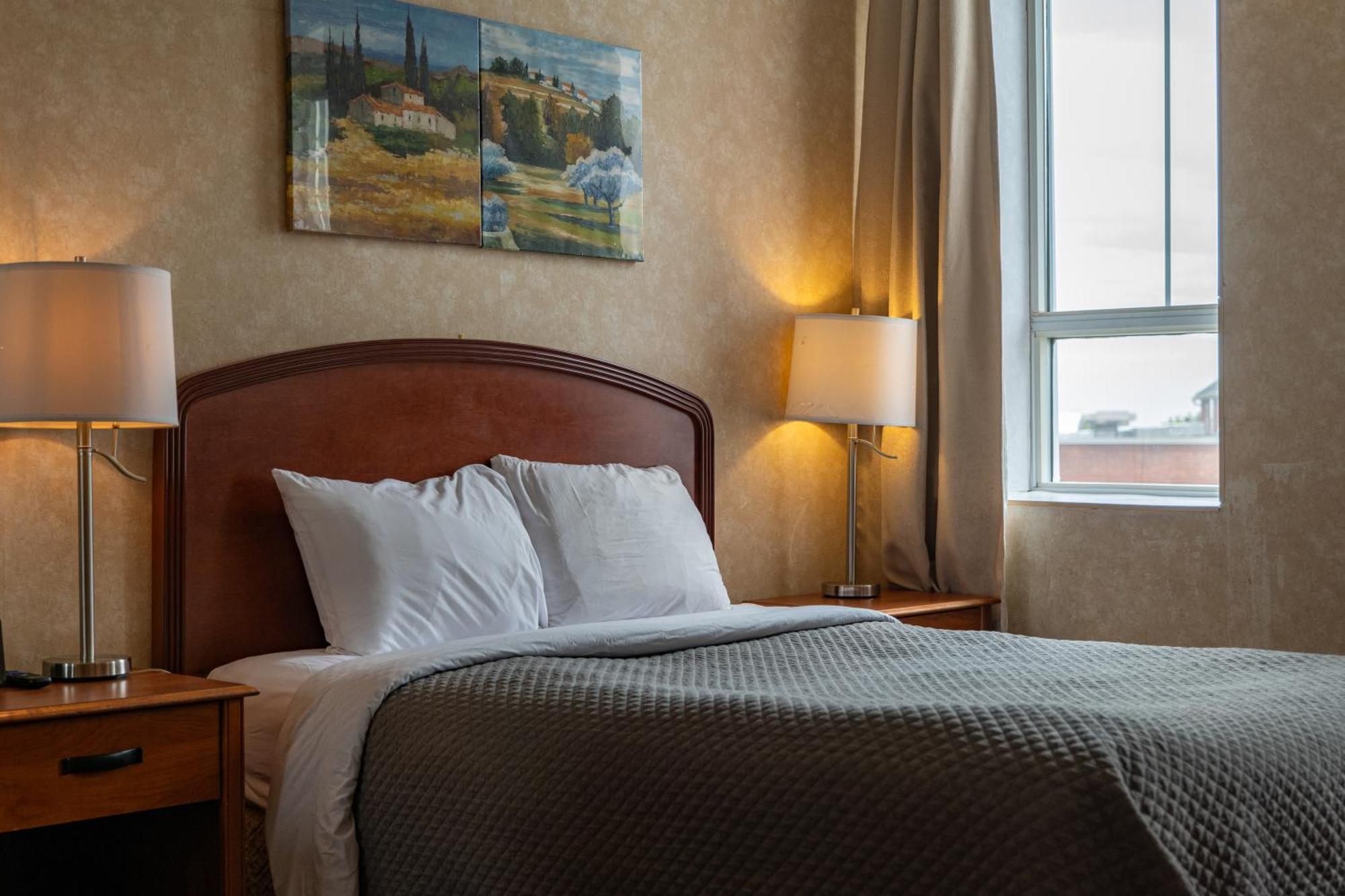 גואלף Royal Inn & Suites מראה חיצוני תמונה