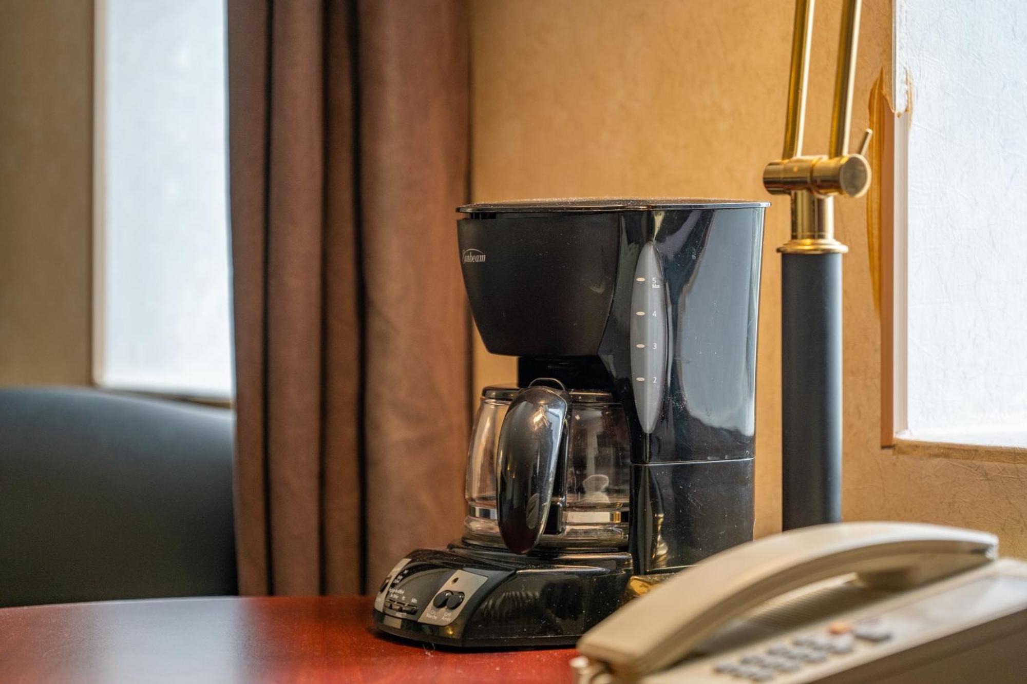 גואלף Royal Inn & Suites מראה חיצוני תמונה