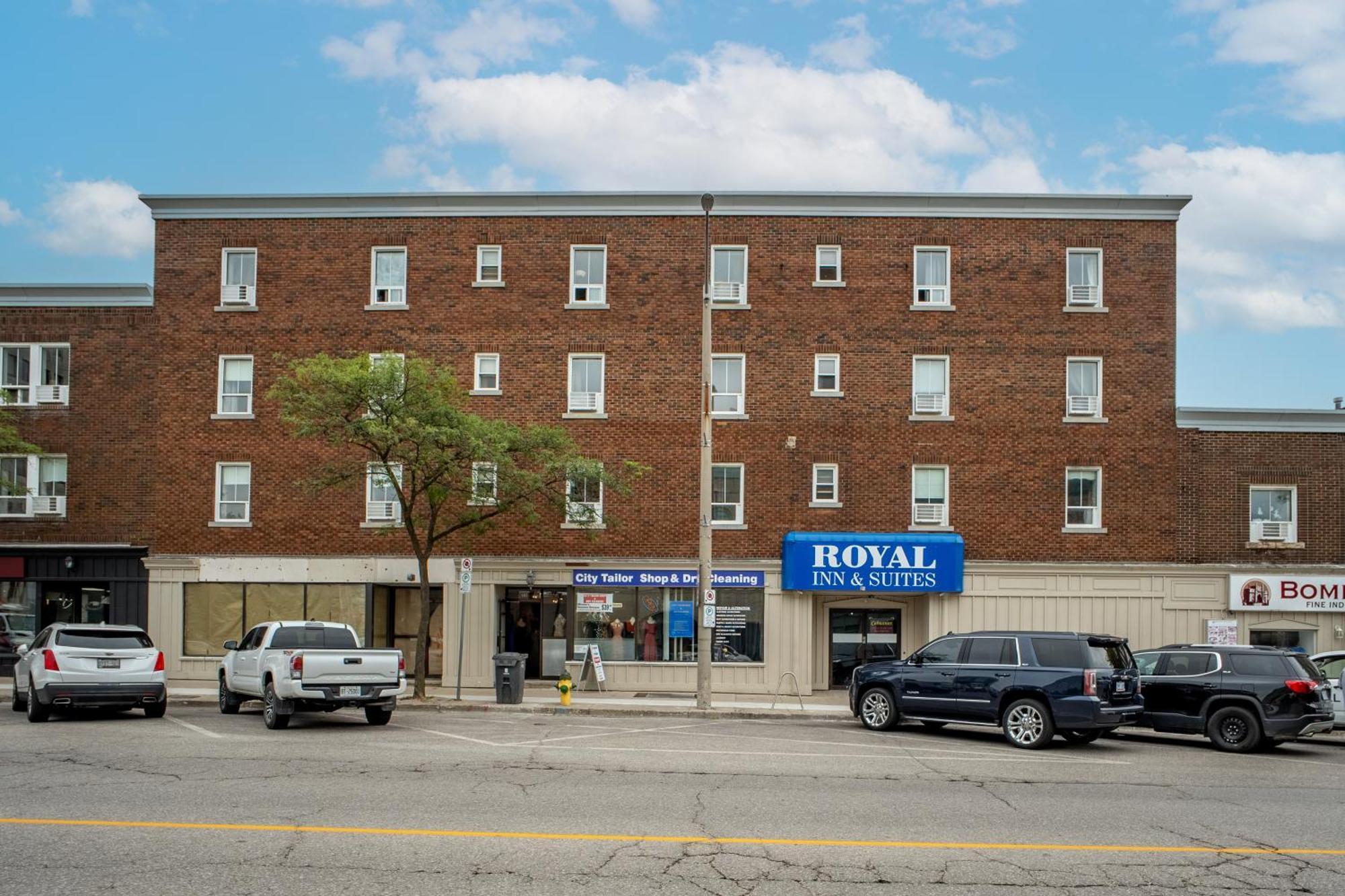 גואלף Royal Inn & Suites מראה חיצוני תמונה